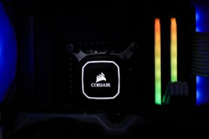 قبل أن تذوب بطاقة RTX 4090: كابل Corsair الذكي يقطع الكهرباء أوتوماتيكياً