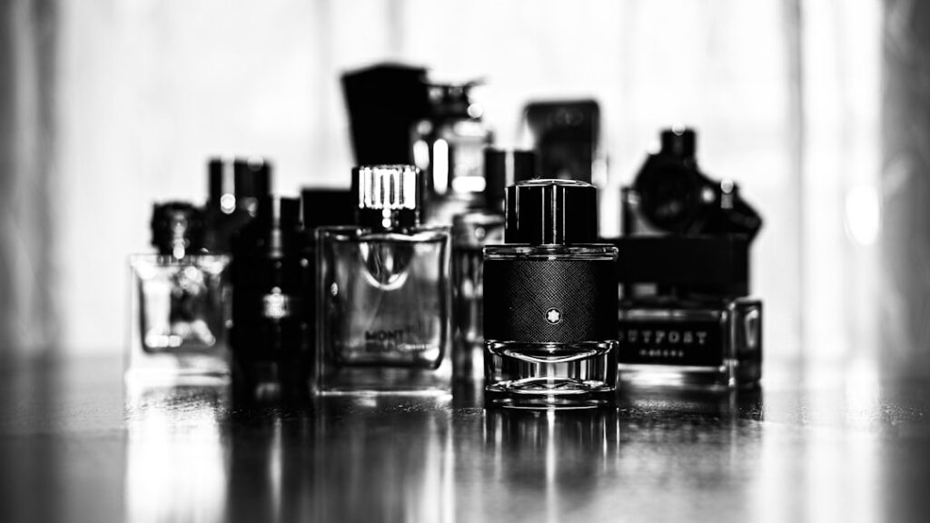عطر واحد لا يكفي: ثورة تنسيق العطور في عالم الرجالية