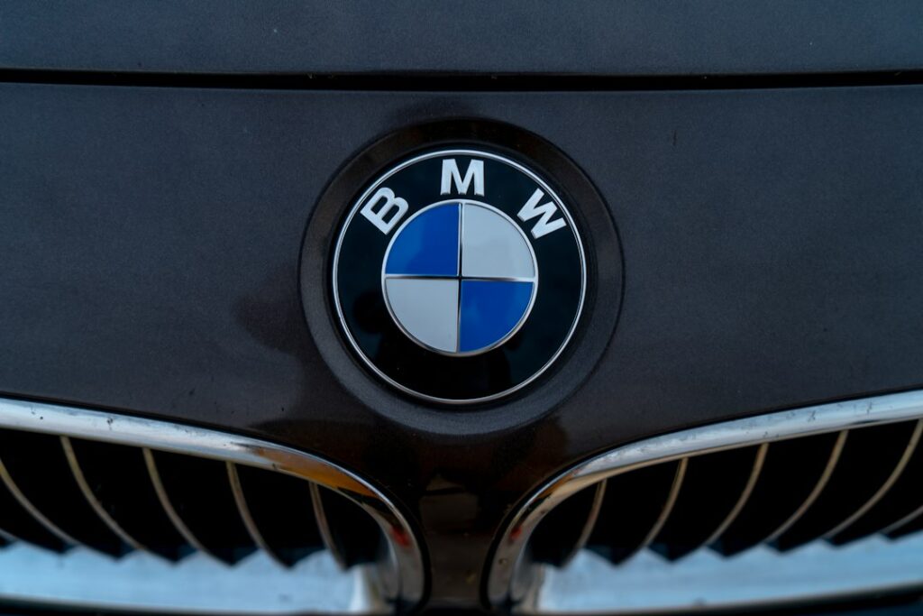 BMW تستبدل 20% من مديريها بالذكاء الاصطناعي: ثورة إدارية