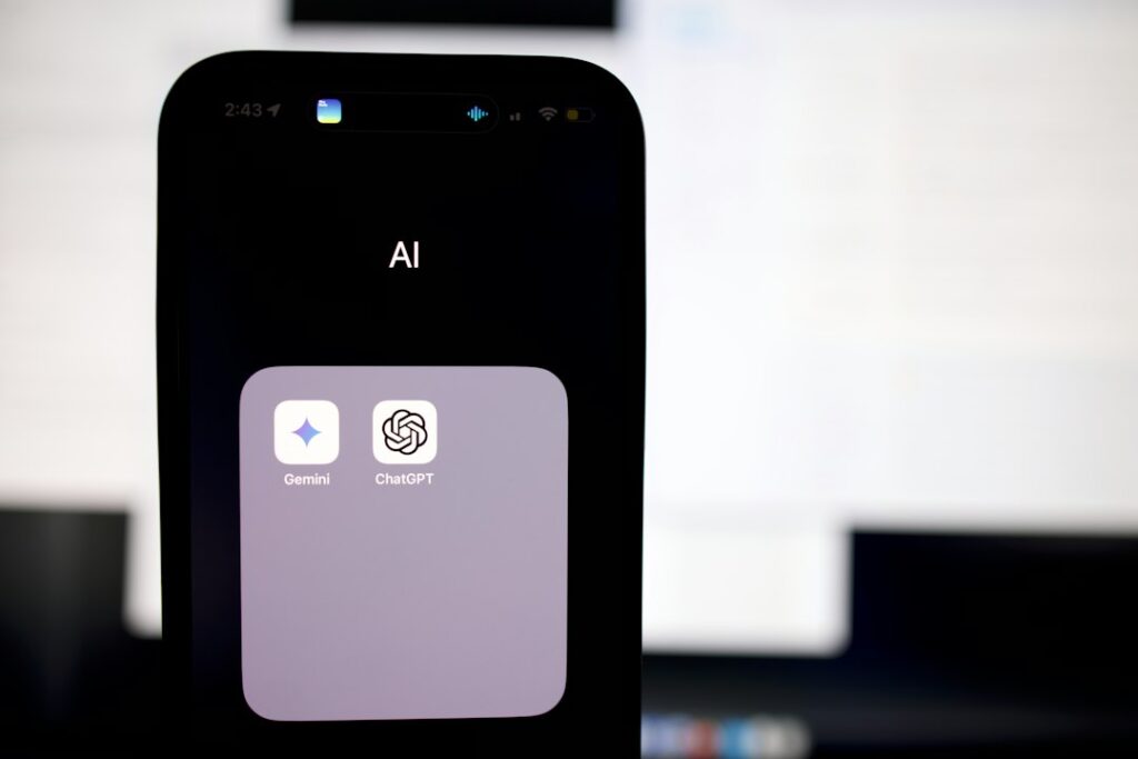 ChatGPT Plus أم Gemini؟ الحسبة التي قد توفر لك 300 دولار سنوياً
