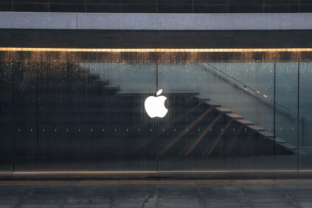 آبل تطور iCloud+ بمزايا جديدة تتجاوز التخزين