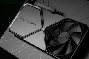 أربع بطاقات RTX 5090 تحرق مقبس الحائط: درس قاسٍ في هندسة الطاقة